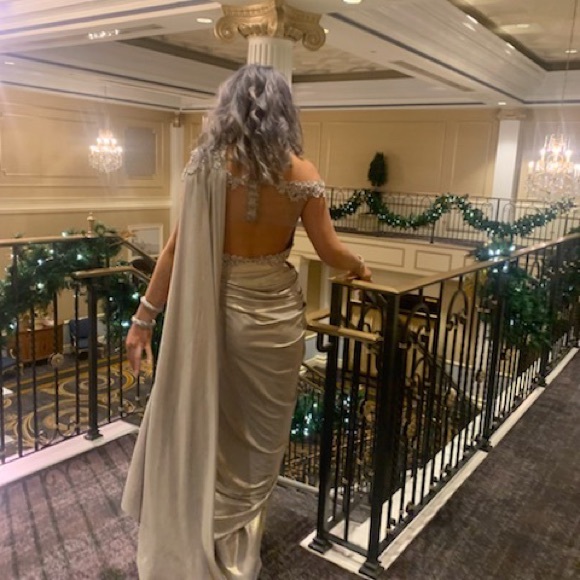 Intricate Silver / Champagne Sequin Sari - Picture 6 of 7